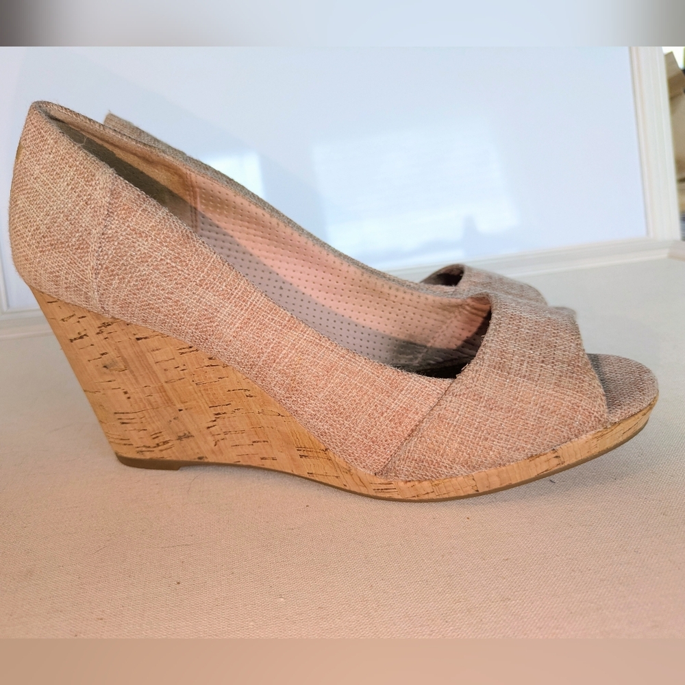 TOMS Canvas Peep Toe Cork Wedge Heels Beige Tan Size 8.5